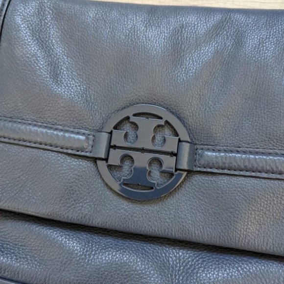 Tory Burch Amanda Crossbody - Picture 3 of 9